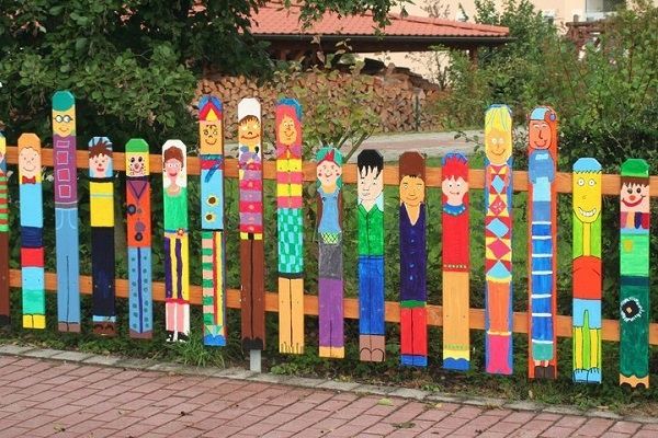 как да направим ограда в градината детски мотиви