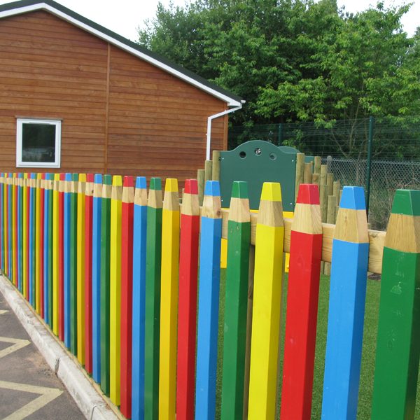 как да направим ограда в градината от дървени моливи