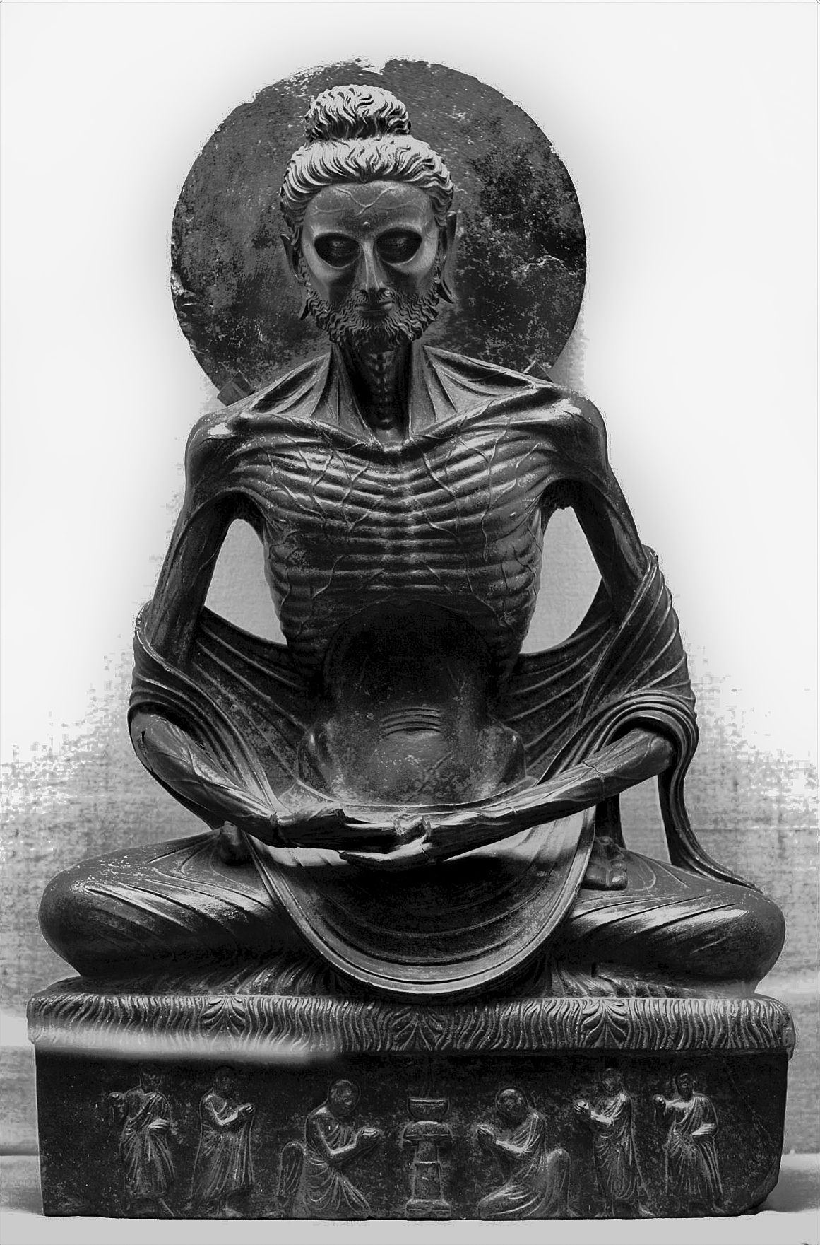 Скулптурата на "Постещия Сидхарта" или постещия буда