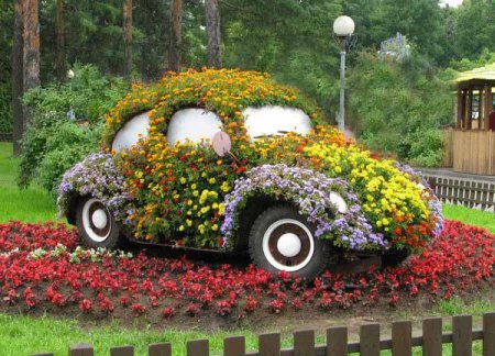 Как да украсим градината от старият ни автомобил