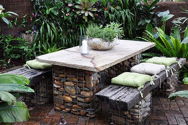 Как да украсим градината с красива каменна маса