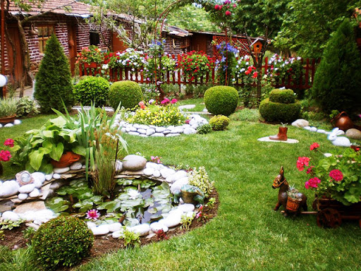 Как да украсим градината с малки езерца