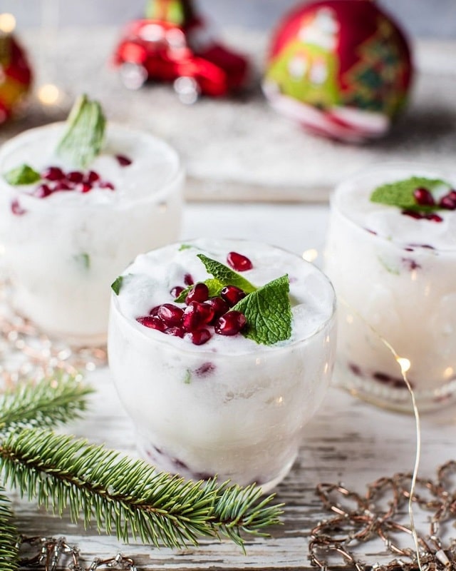 Бяло коледно мохито - рецепти за най-добрите зимни напитки
