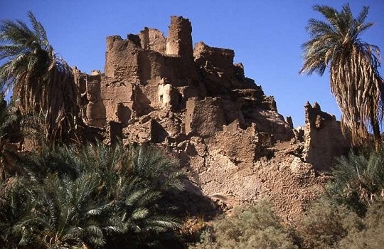 Руини от глинени къщи на Джадо, градът, изоставен преди векове в североизточната част на Нигер